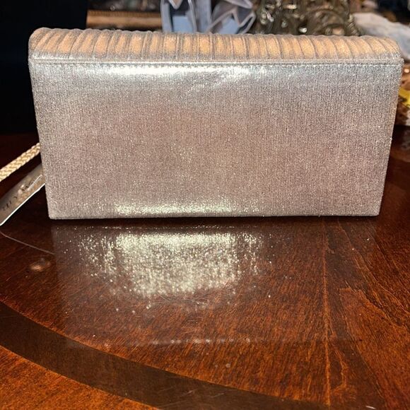 Lily Waters gold tone fabric rectangle shaped clutch - Picture 4 of 11